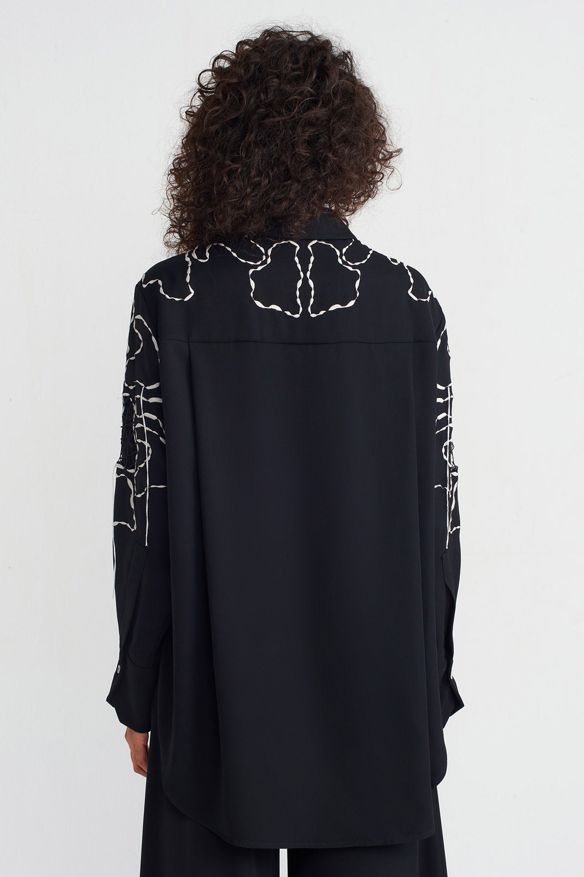 Black / White Paneled, Embroidered Shirt-K241011056