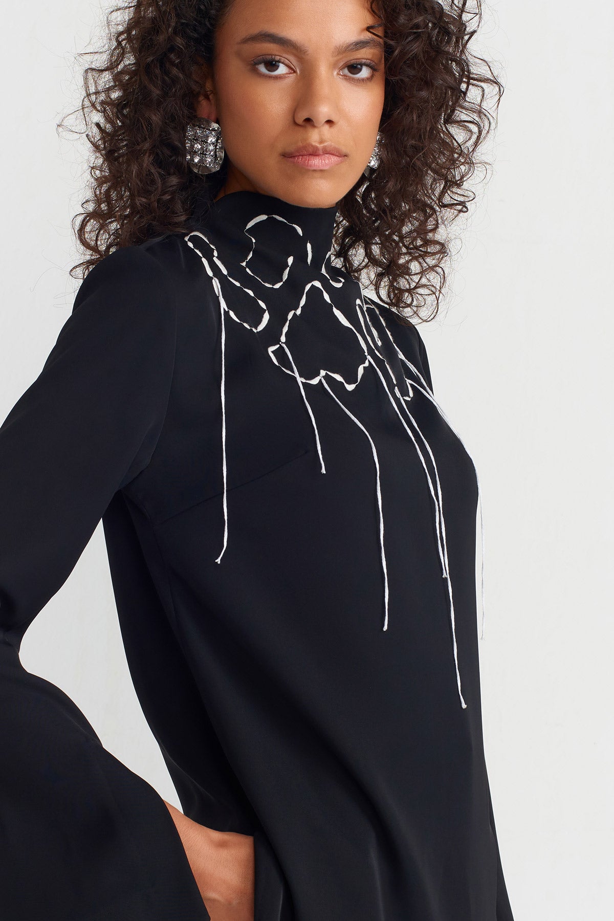 Black / White Embroidered Collar Blouse-K241011057