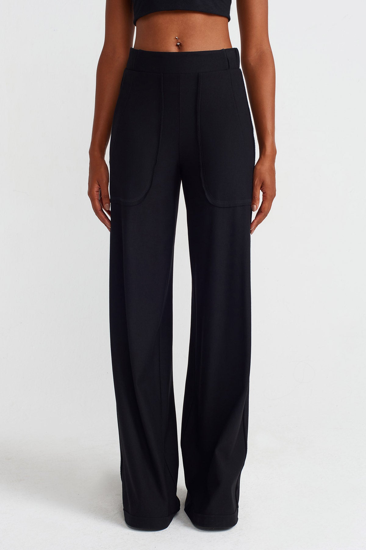 Black Oversized Pocket Relaxed Pants-K243013040