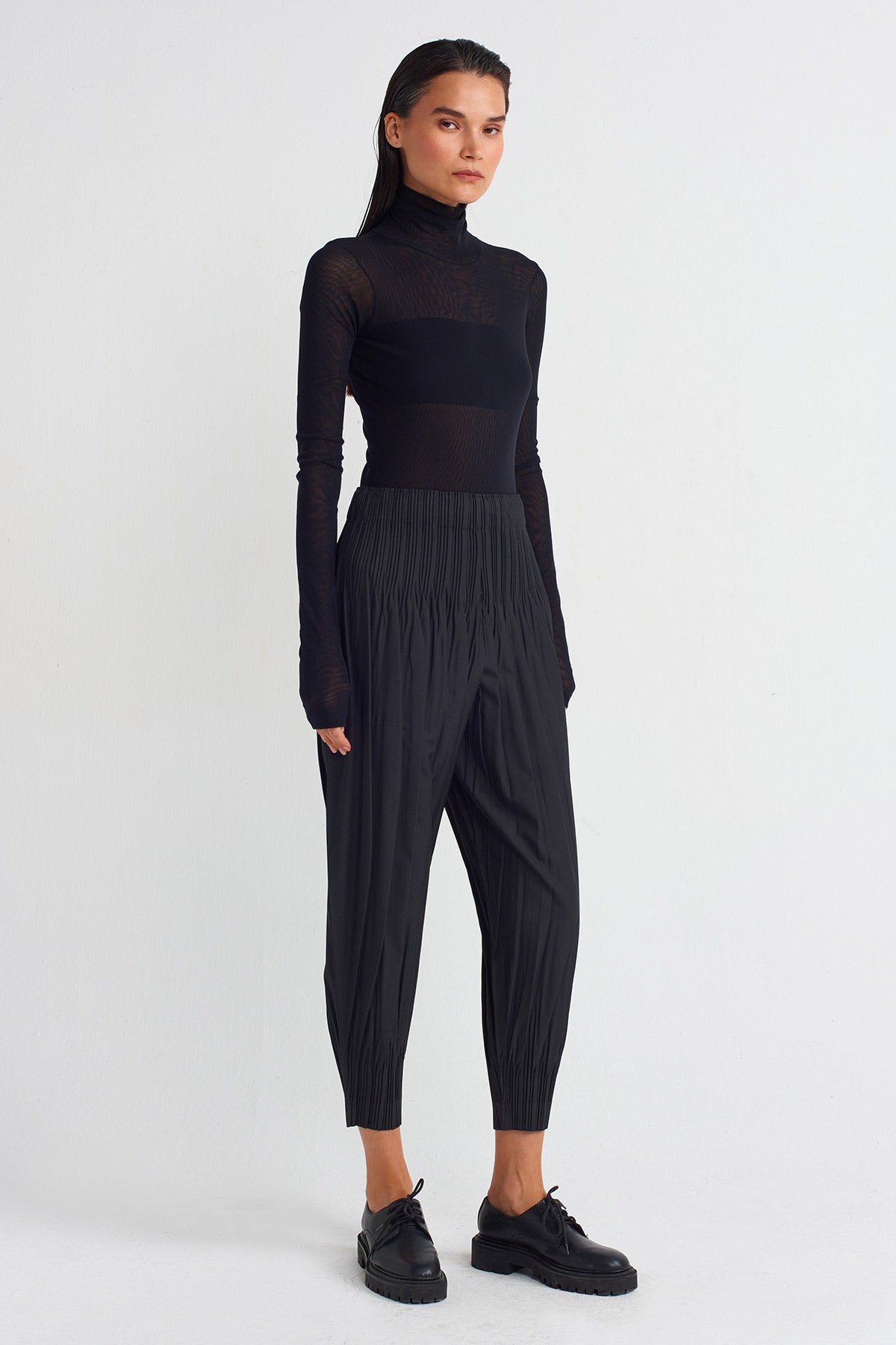 Black Pleated Trousers-K243013045