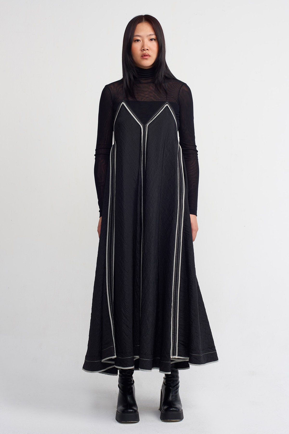 Black Piped Thin-Strap Maxi Dress-K244014001