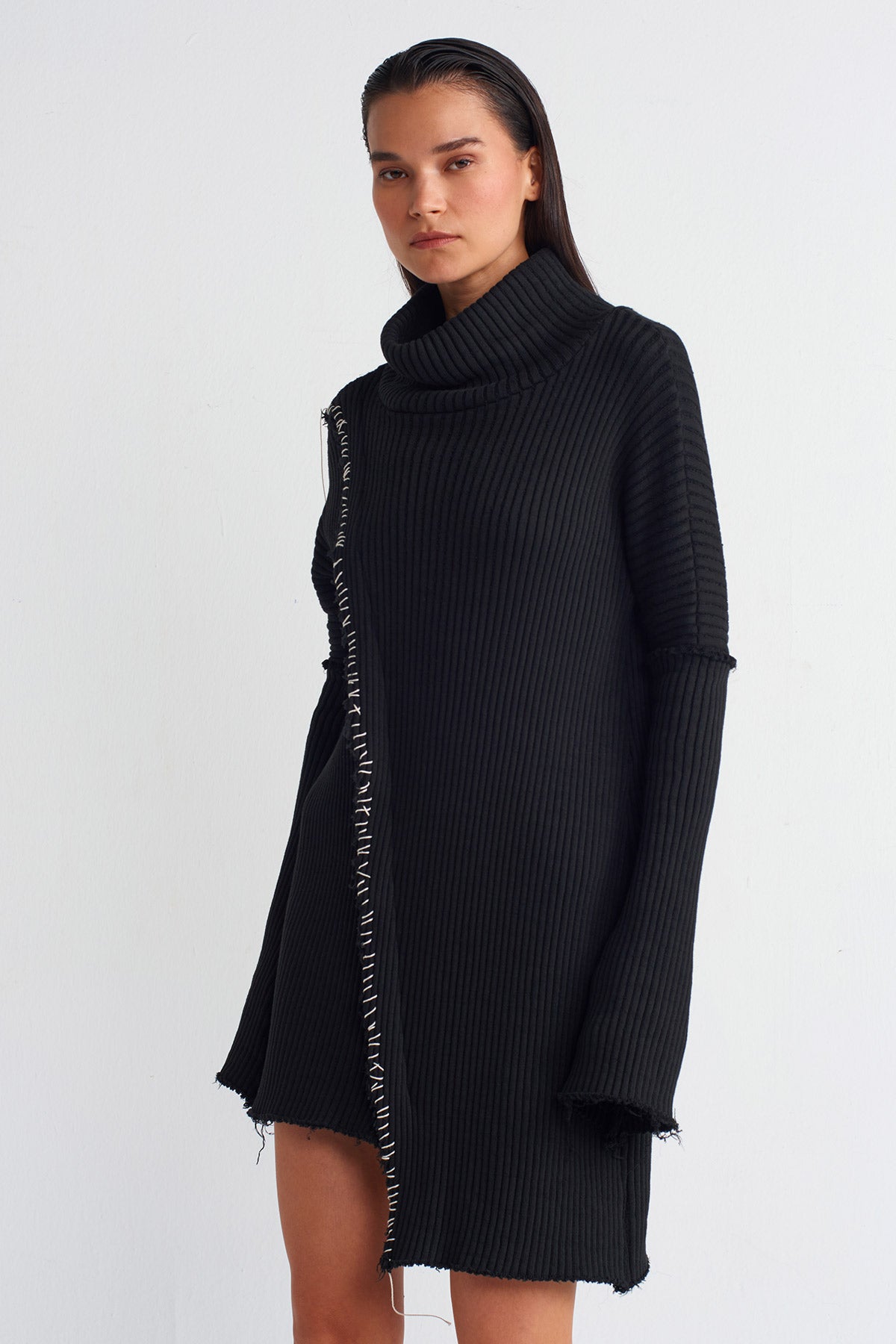 Black Contrast Stitched Long Sleeve Knit Dress-K244014033