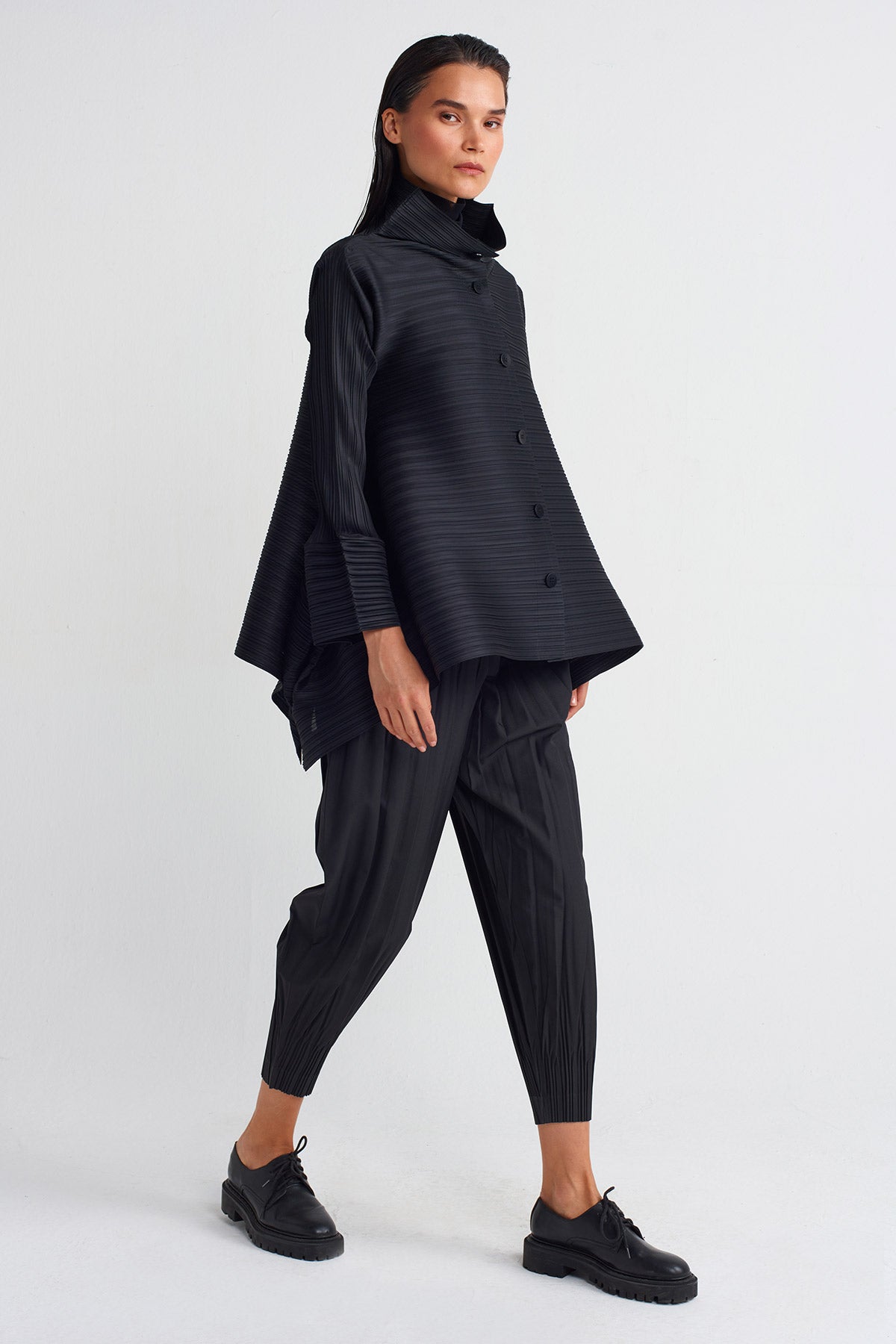 Black Pleated Jacket-K245015077