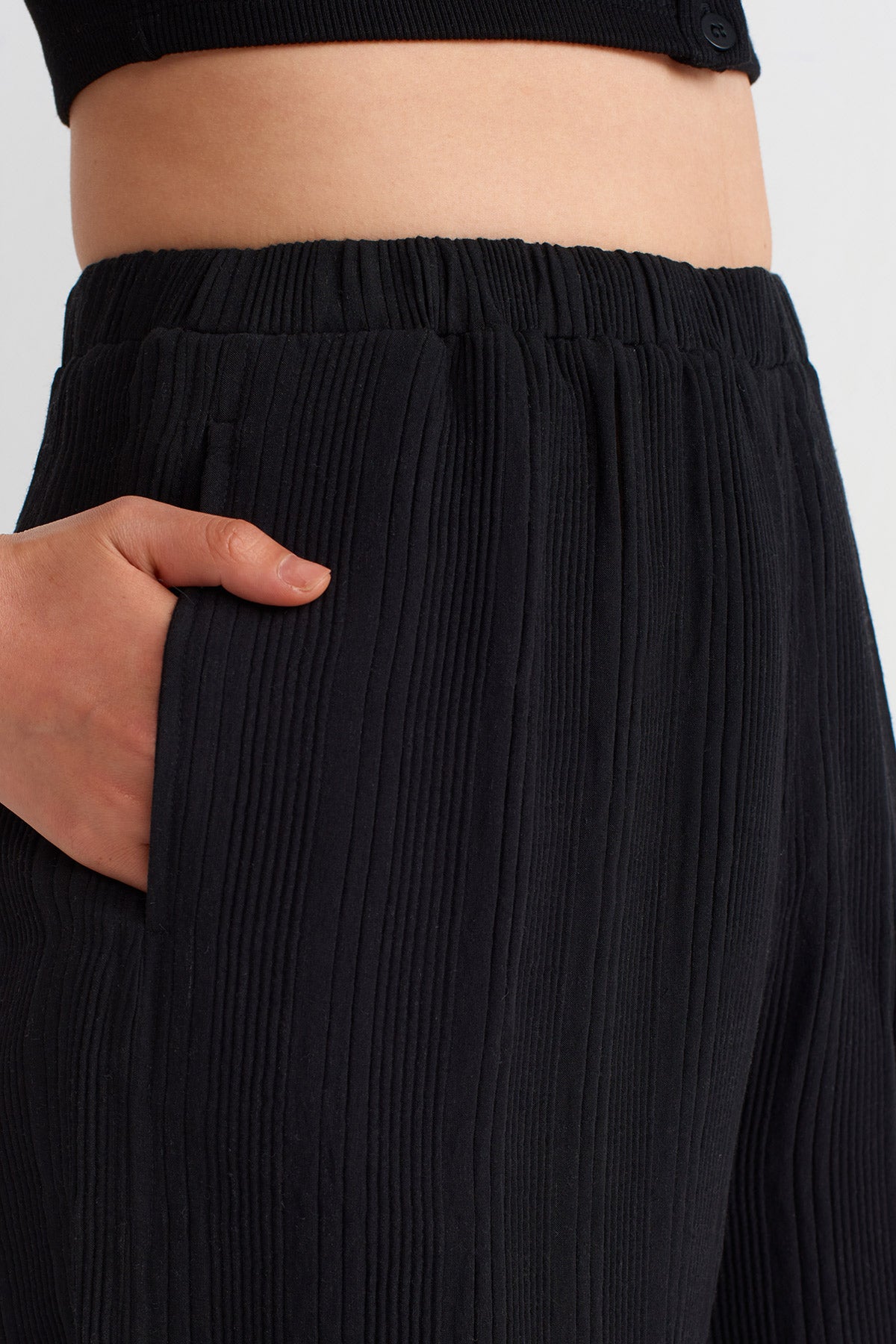 Black Jacquard Linen Trousers-Y243013103