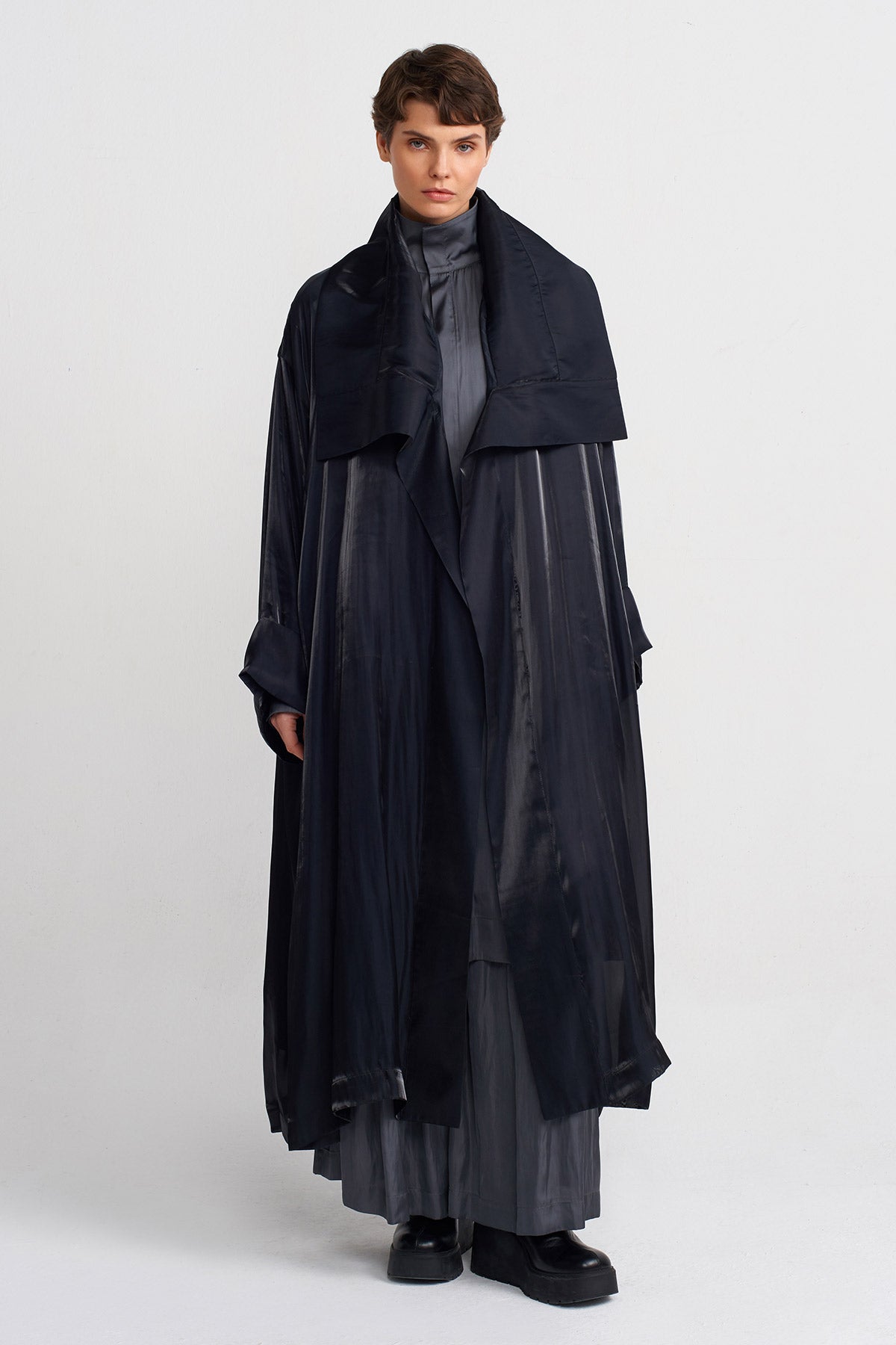 Black Shiny Fabric Long Kimono Jacket-Y245015077