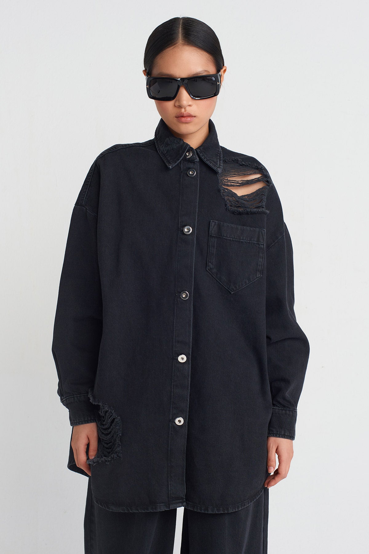 Black Distressed Denim Shirt-Y251011008