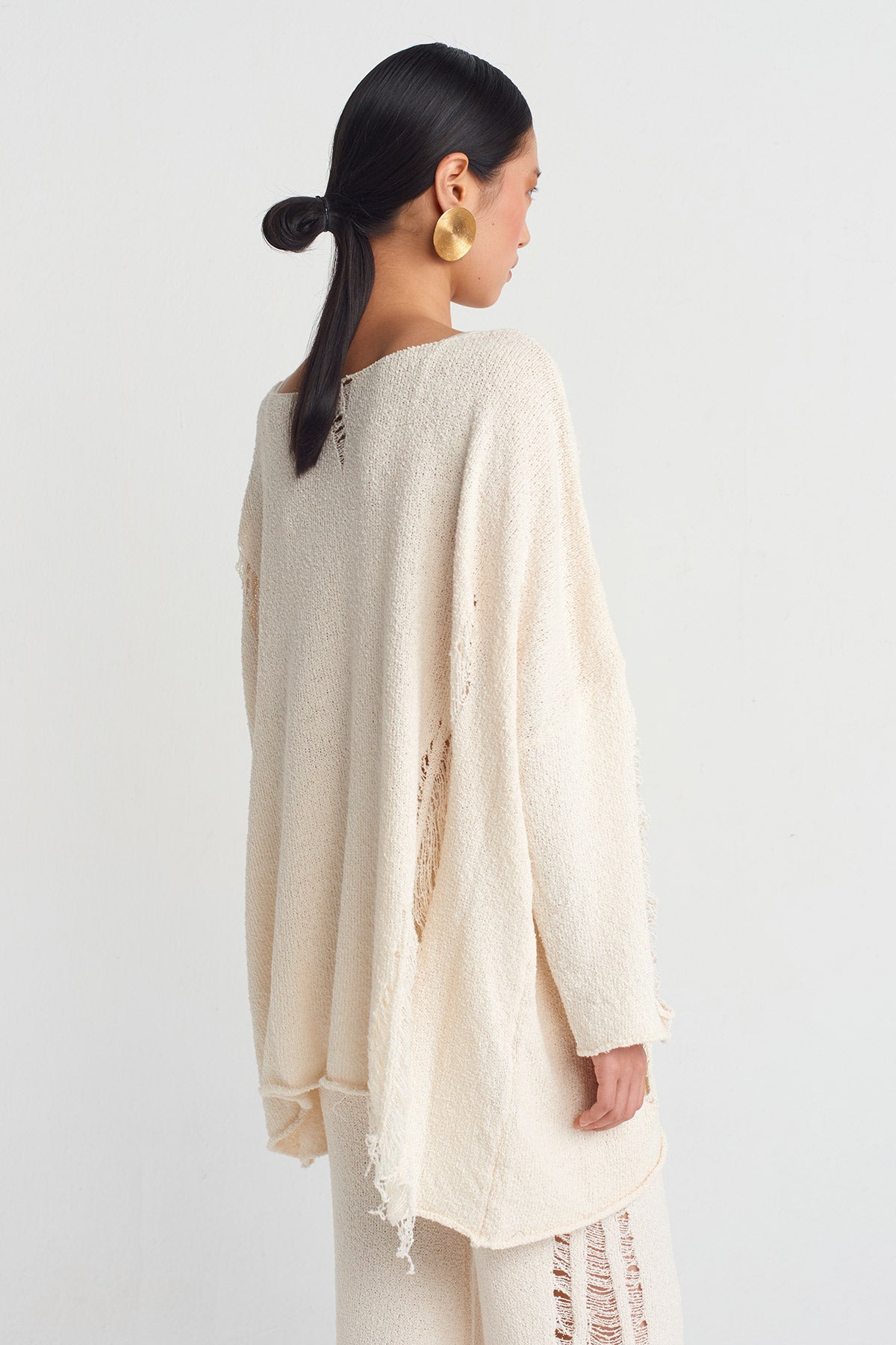 Nature Distressed Knit Sweater-Y251011032