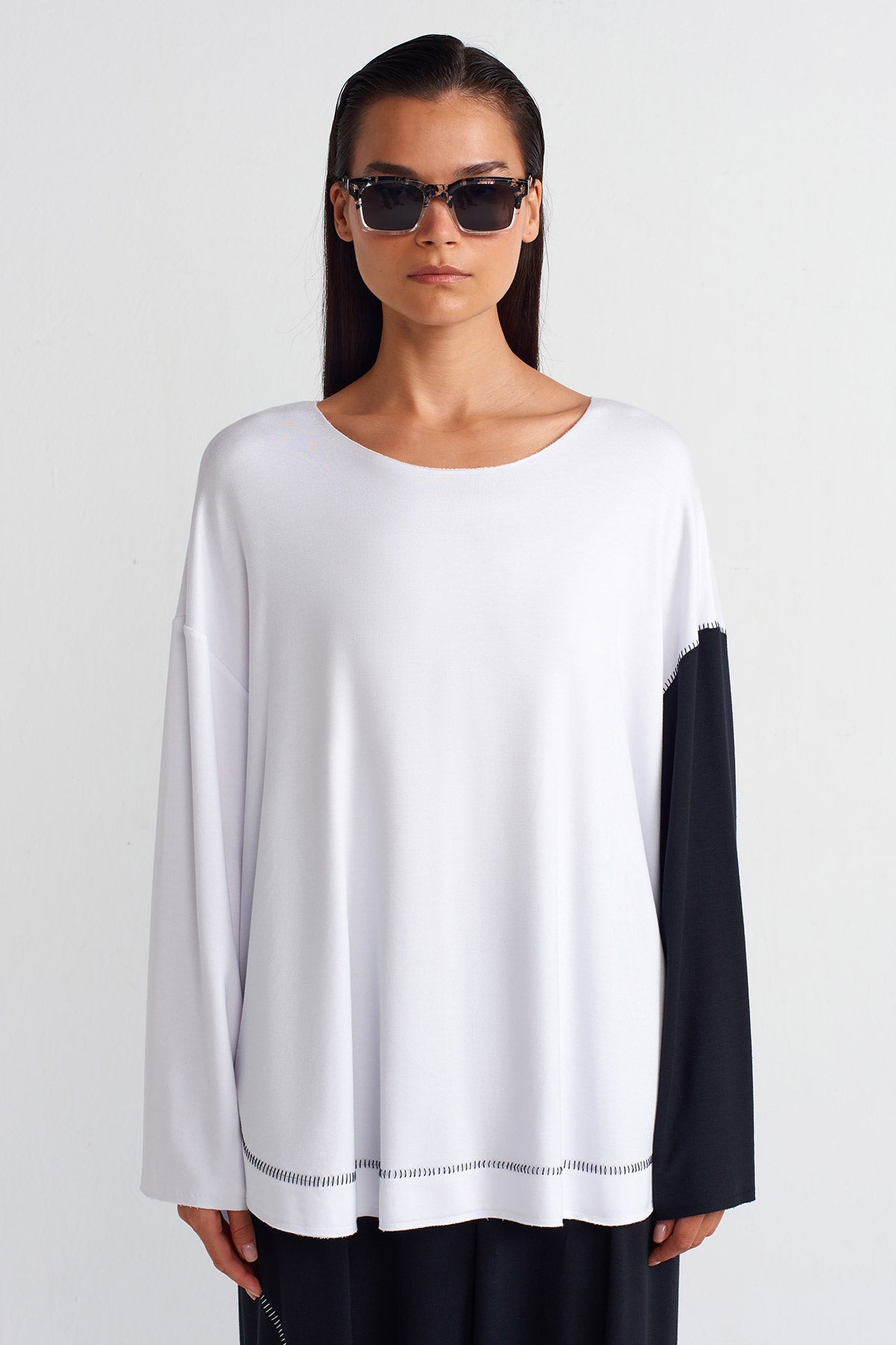 White / Black Fabric Block Relaxed Sweatshirt-Y251011061