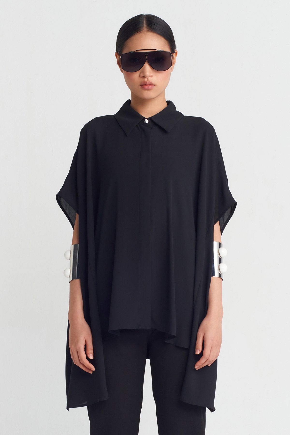 Black Short-Sleeve Chiffon Shirt-Y251011082