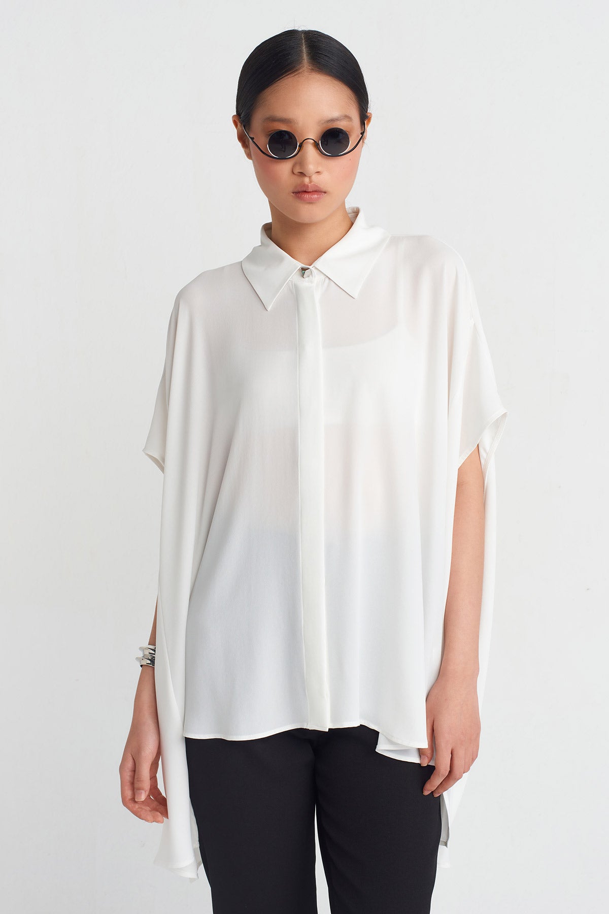 Off White Short-Sleeve Chiffon Shirt-Y251011082