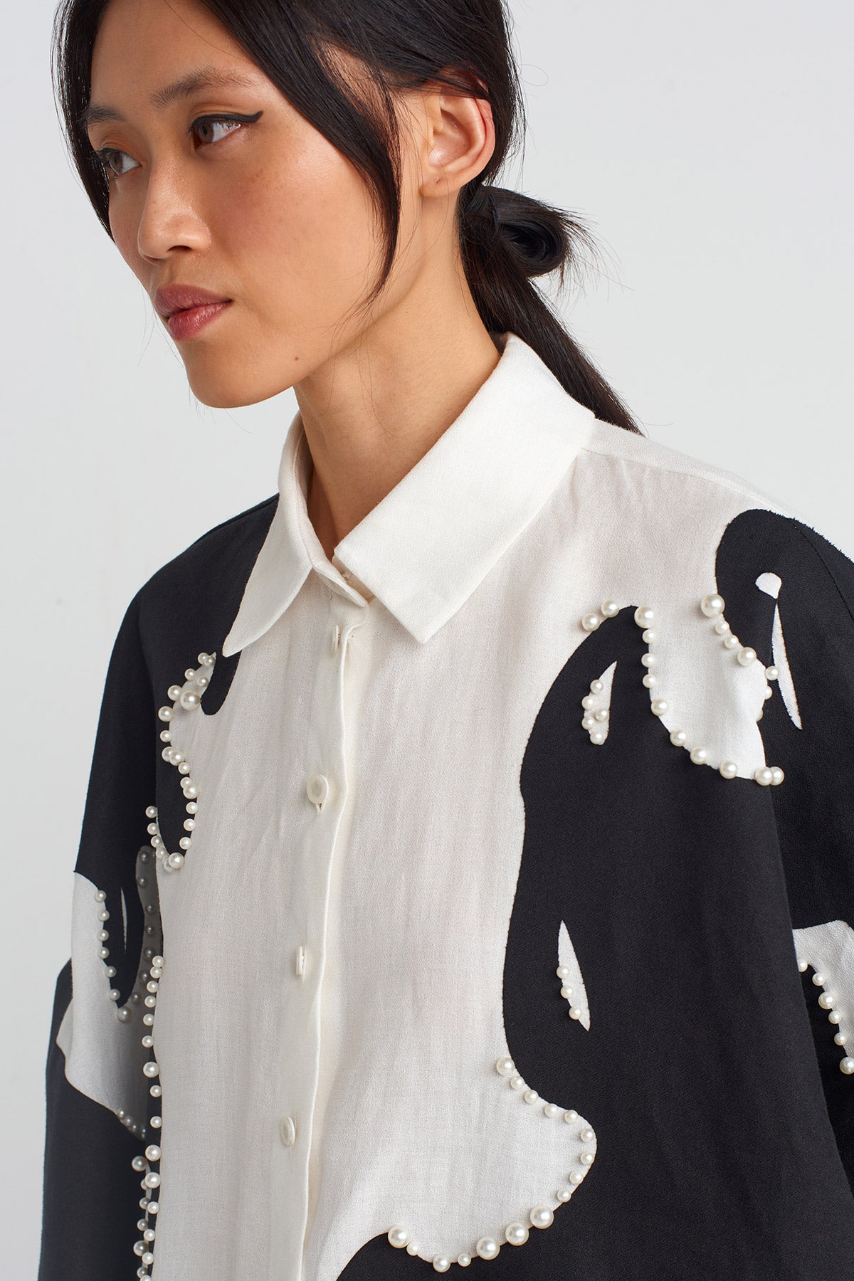 White / Black Printed and Pearl Embellished Shirt-Y251011089