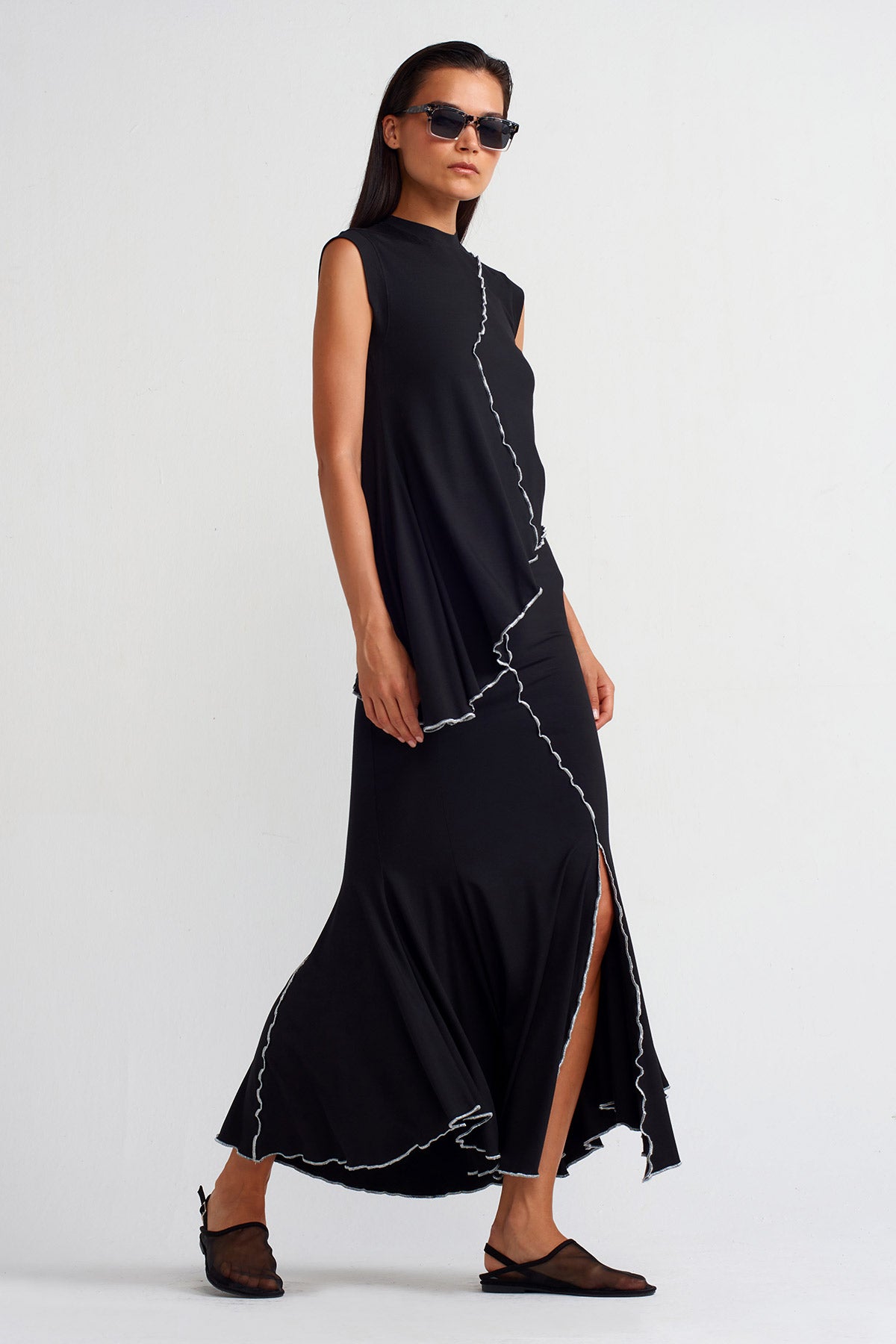 Black Contrast Lettuce Hem Long Skirt-Y252012008