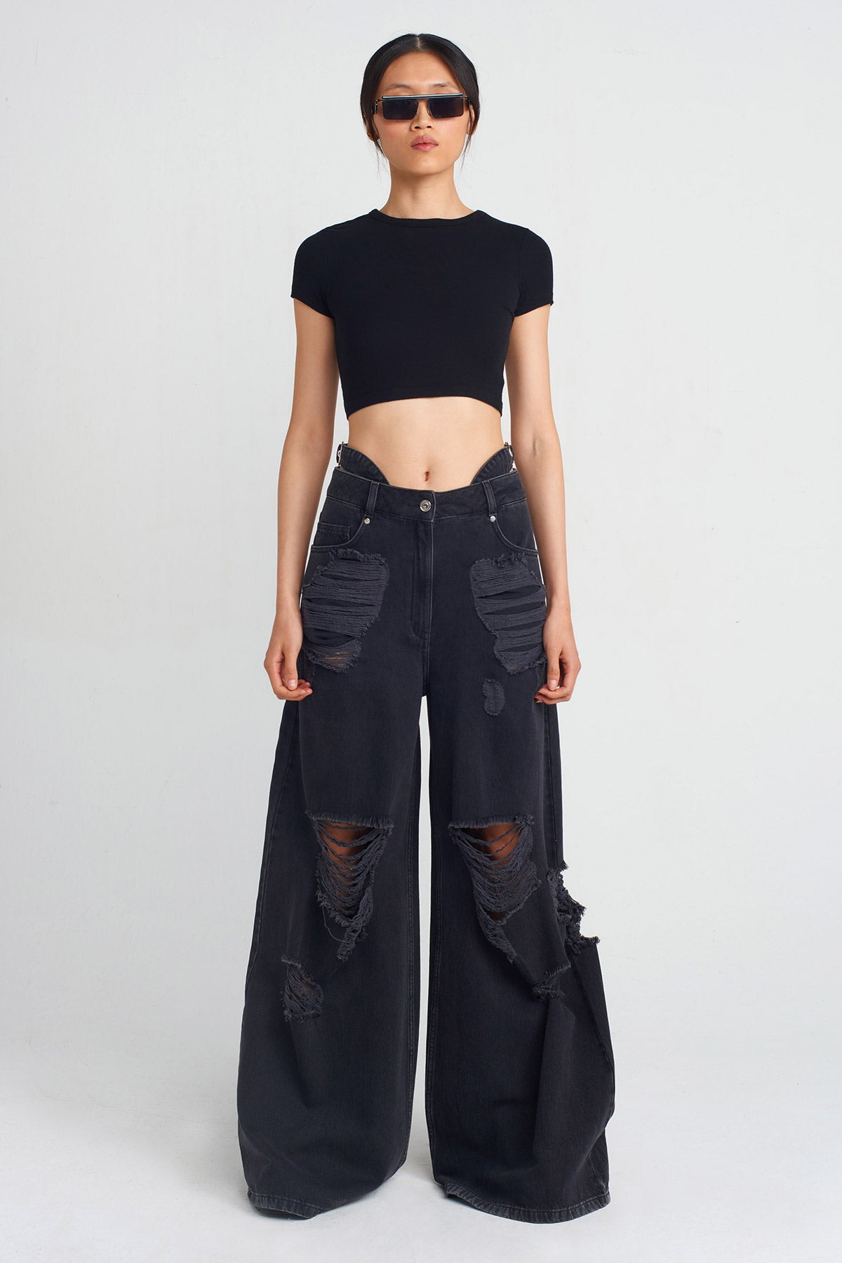 Black Distressed Detail Denim Pants-Y253013001