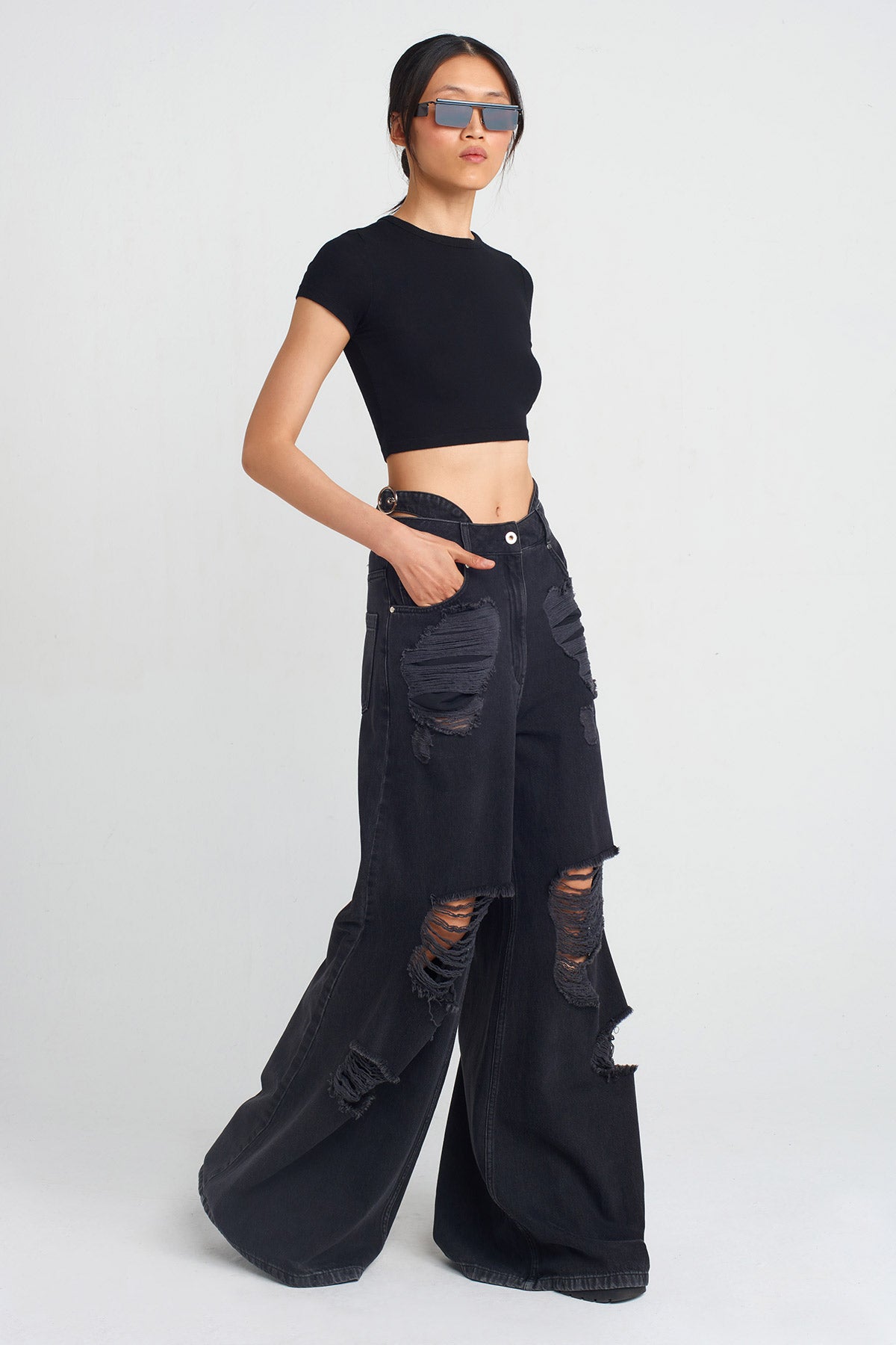 Black Distressed Detail Denim Pants-Y253013001