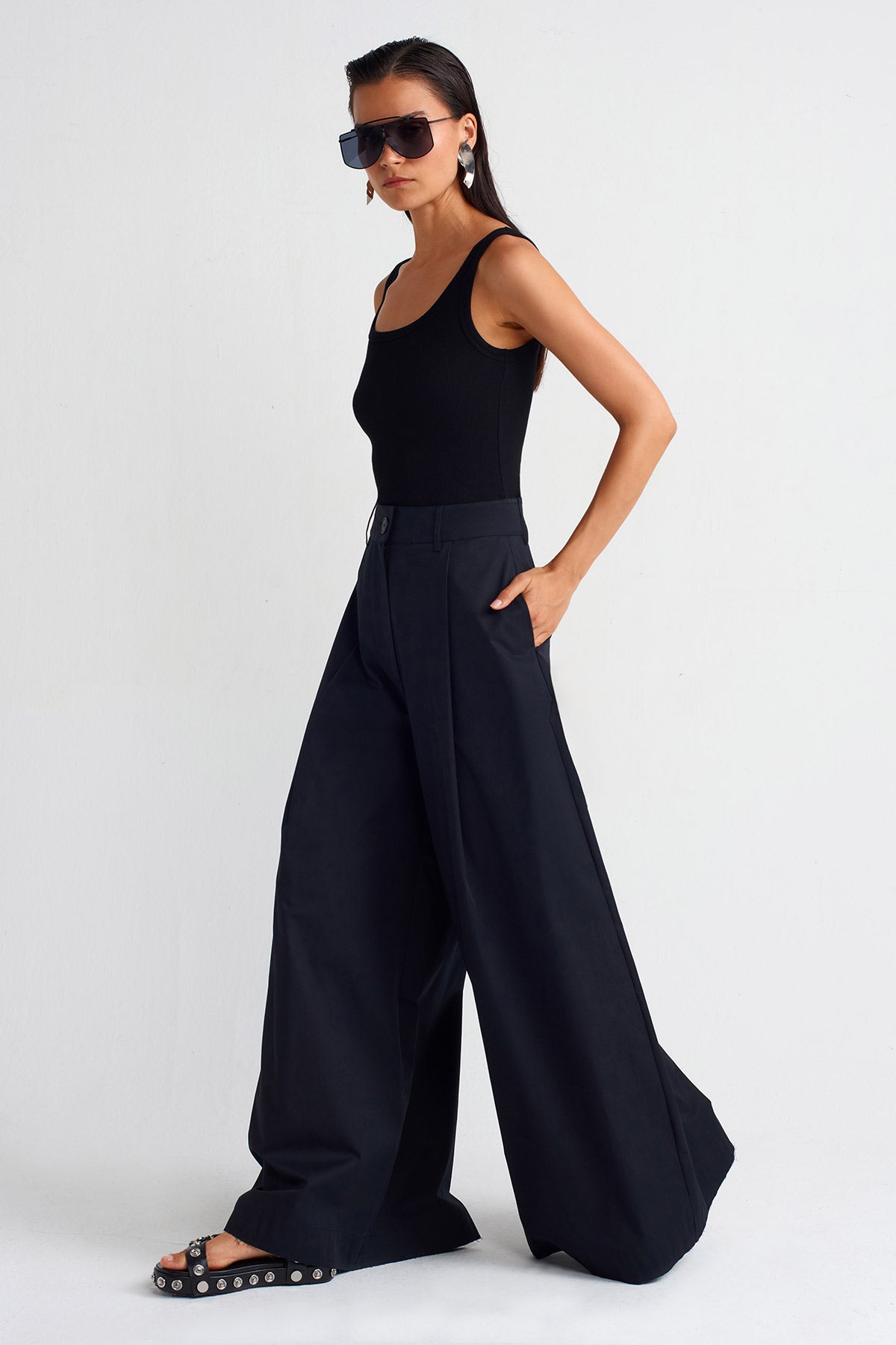 Black Wide-Leg Poplin Trousers-Y253013005