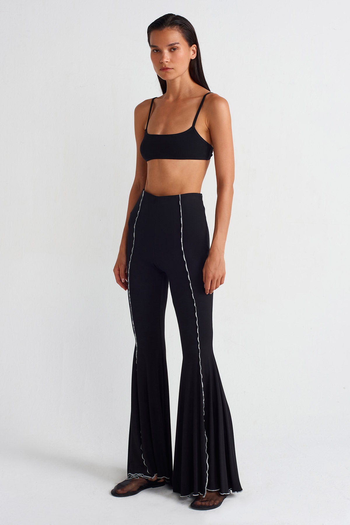 Black Contrast Lettuce Hem Trousers-Y253013030