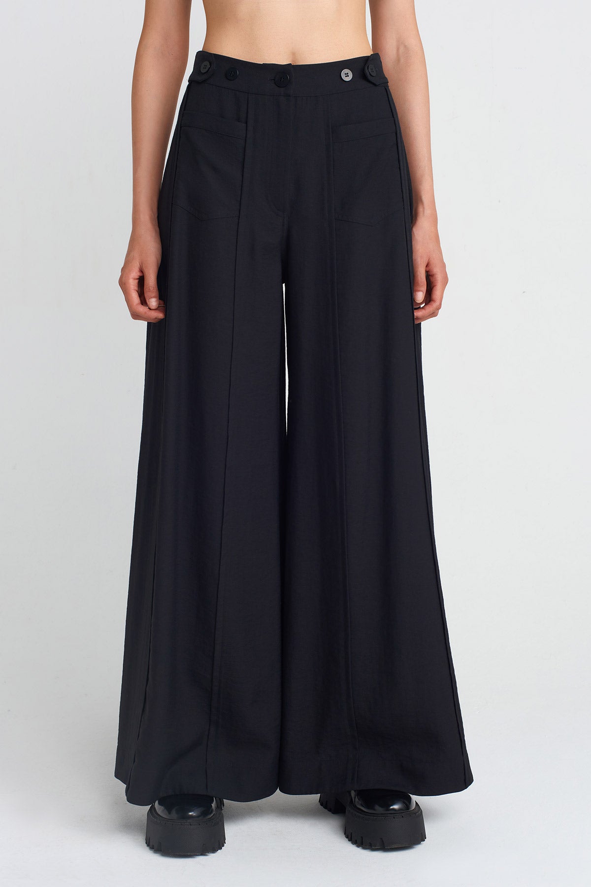 Black Front Pocket Wide-Leg Pants-Y253013054