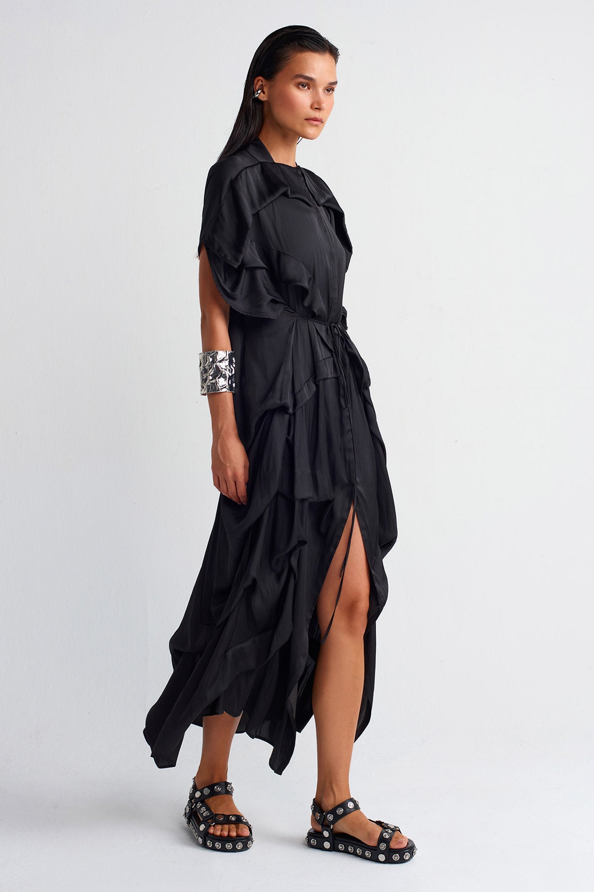 Black Pleated Waist Tie Satin Dress-Y254014014