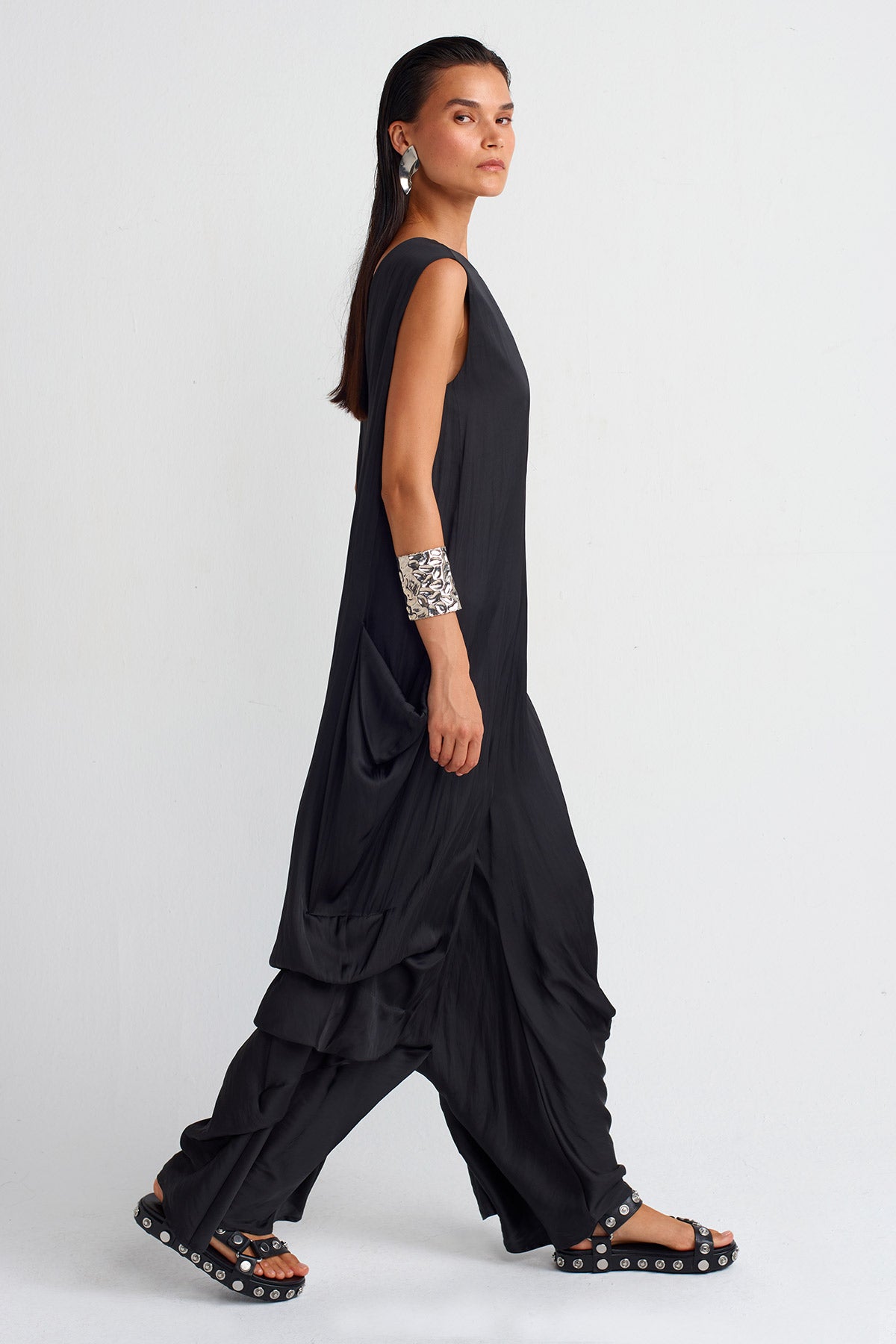 Black Pleated Satin Jumpsuit-Y254014015