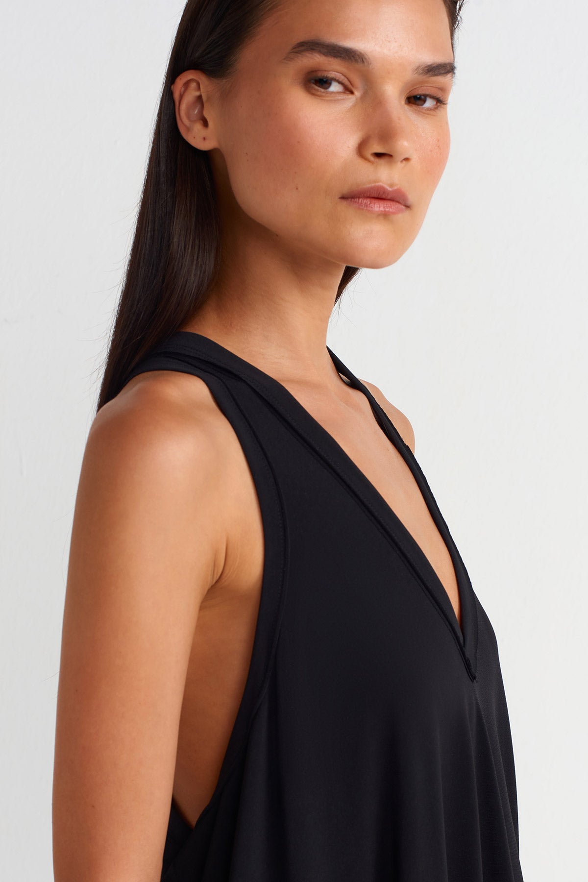 Black V-Neck Draped Jersey Dress-Y254014066