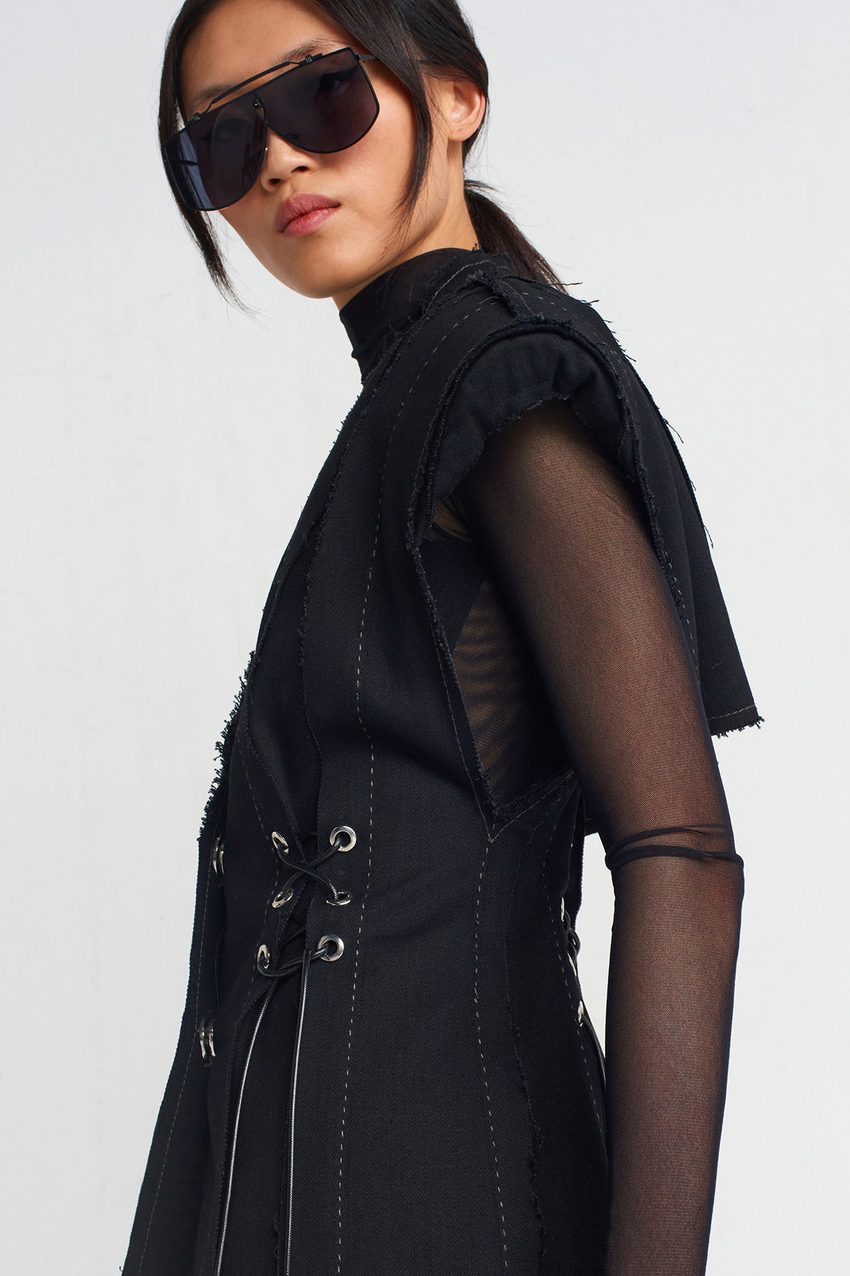 Black Shoulder Pad, Eyelet Detailed Long Panel Jacket-Y255015003