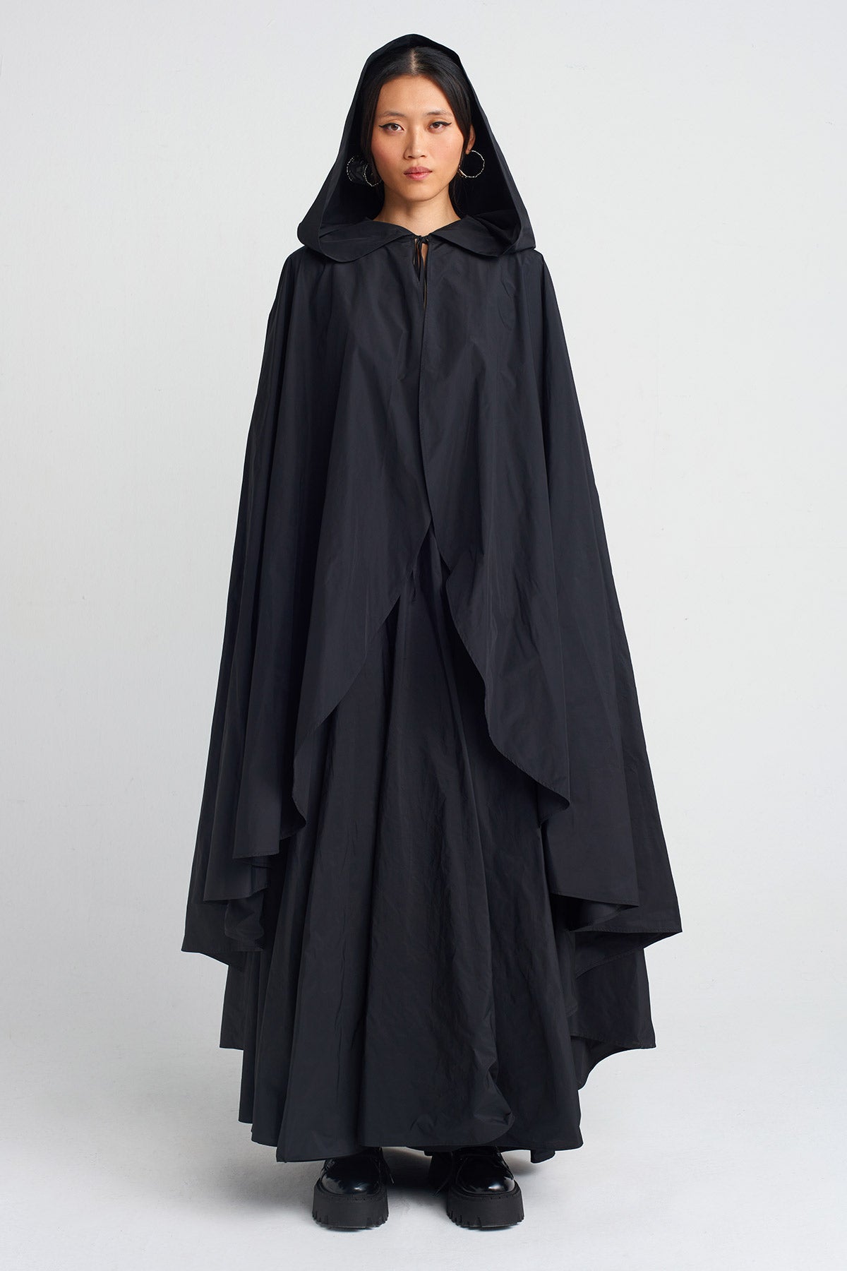 Black Taffeta Cape-Y255015005