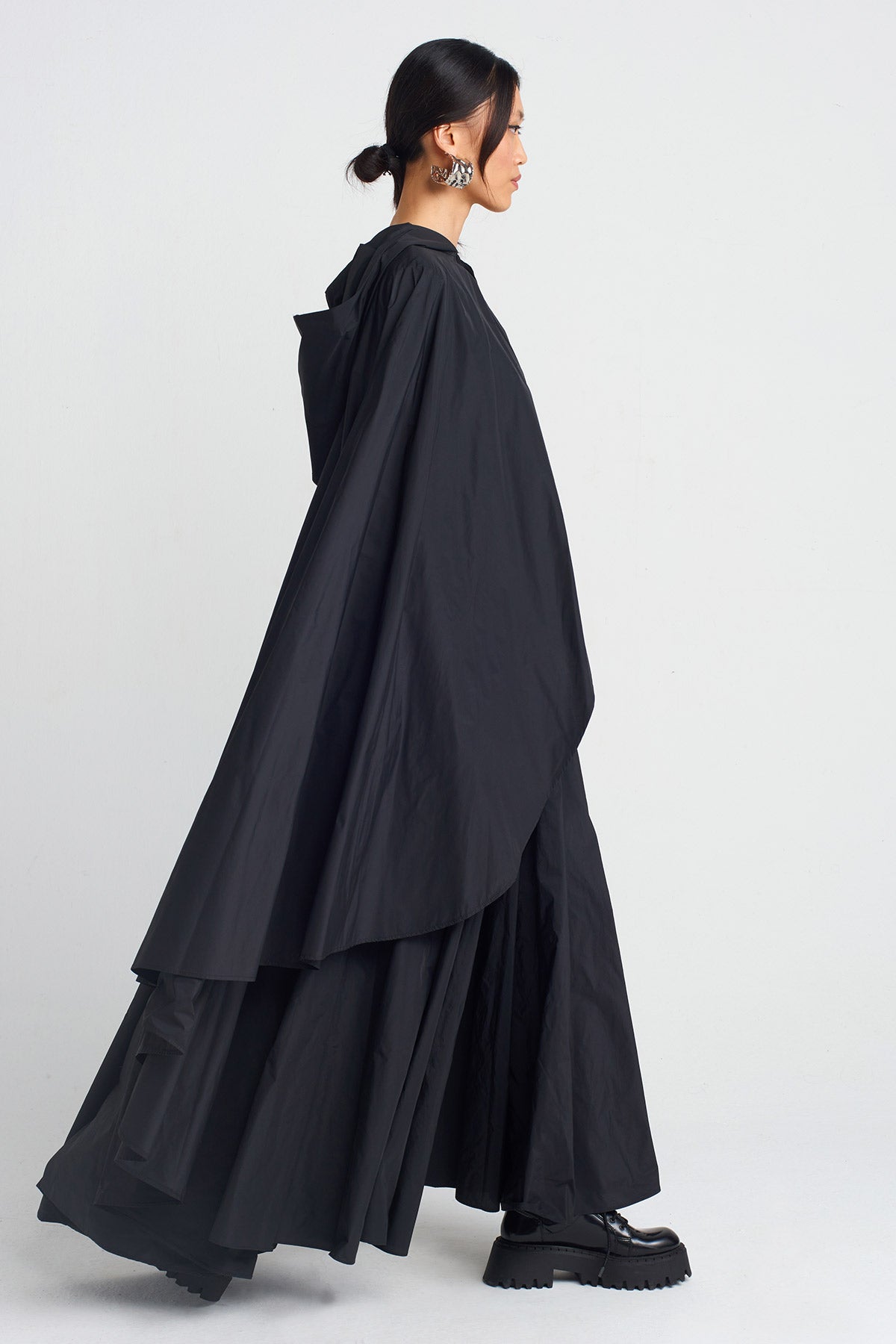 Black Taffeta Cape-Y255015005