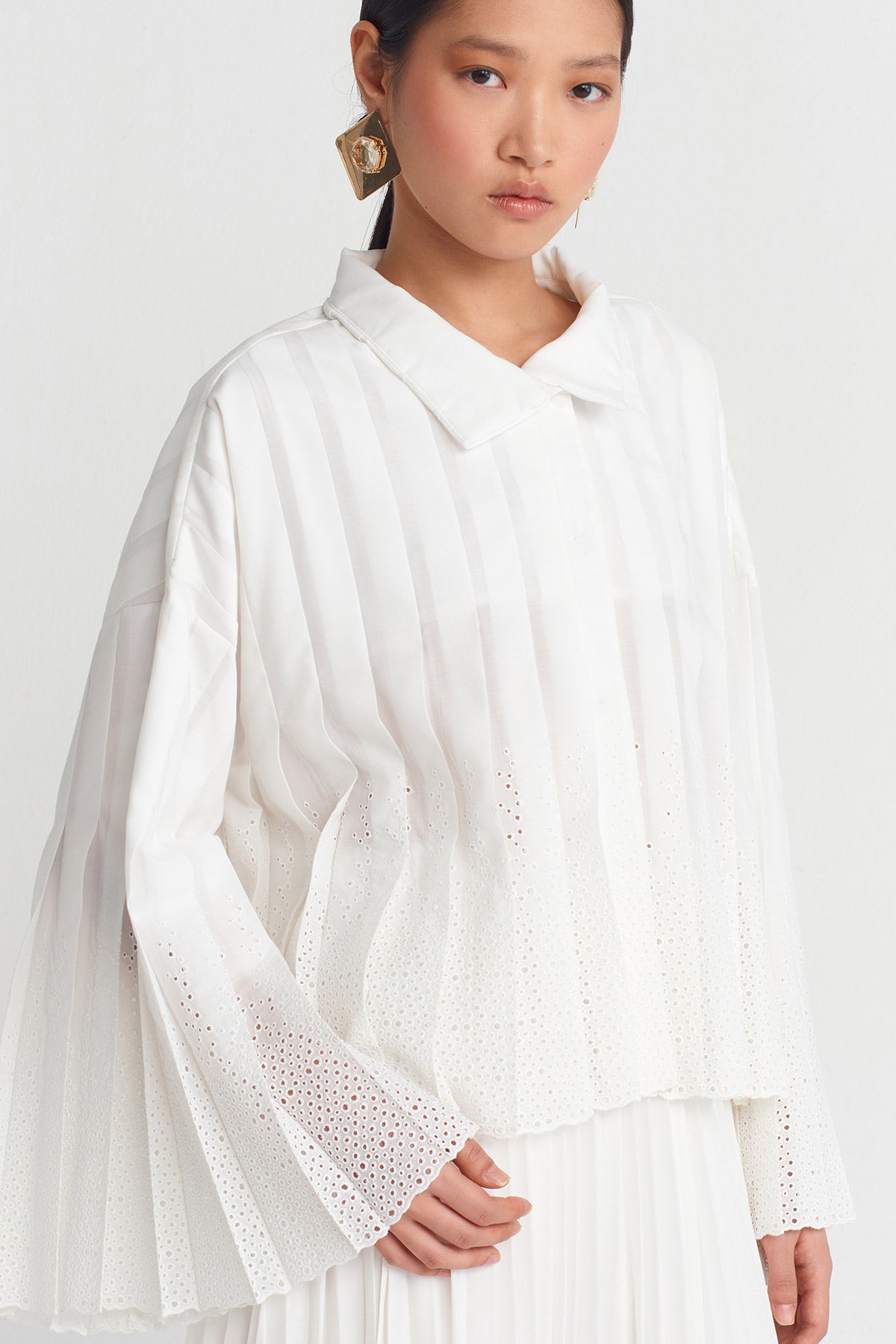 Off White Pleated Lace Jacket-Y255015053