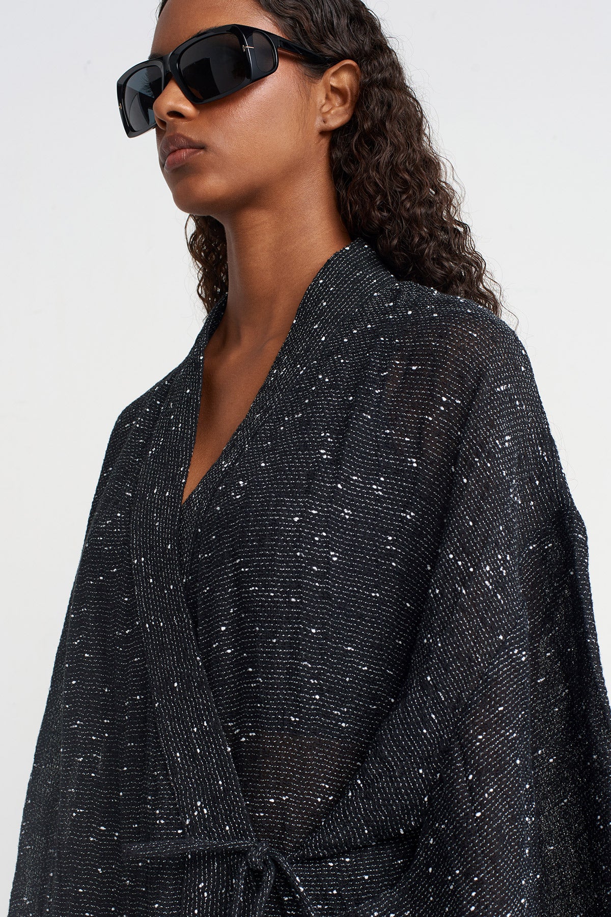 Black Textured Fabric Kimono-Y255015064